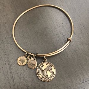 Alex & Ani Thumb Print Globe Bangle 🌎